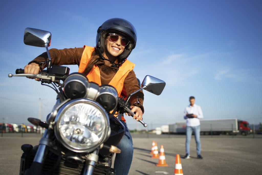 危险双轮：避免摩托车事故的9种方法